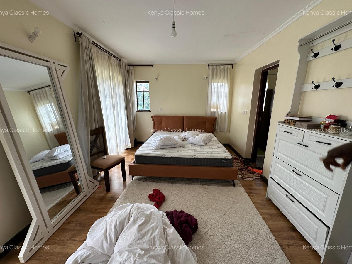 4 Bed House with En Suite at Redhill - 16