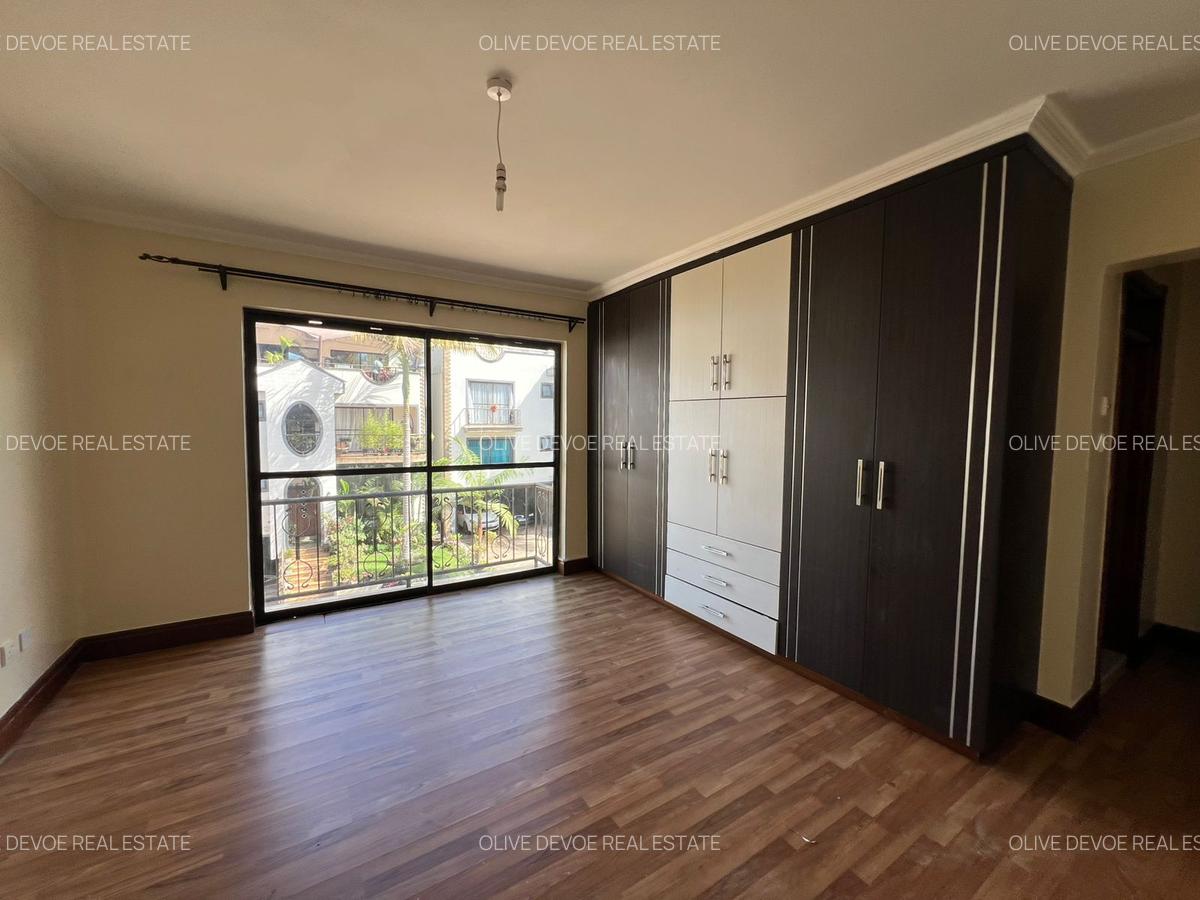 5 Bed Townhouse with En Suite in Westlands Area - 13