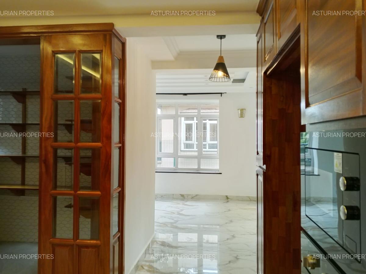 4 Bed Townhouse with En Suite in Lavington - 10
