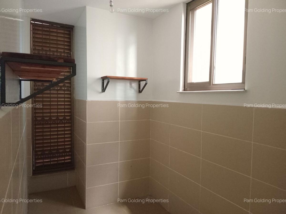 3 Bed Apartment with En Suite in Parklands - 18