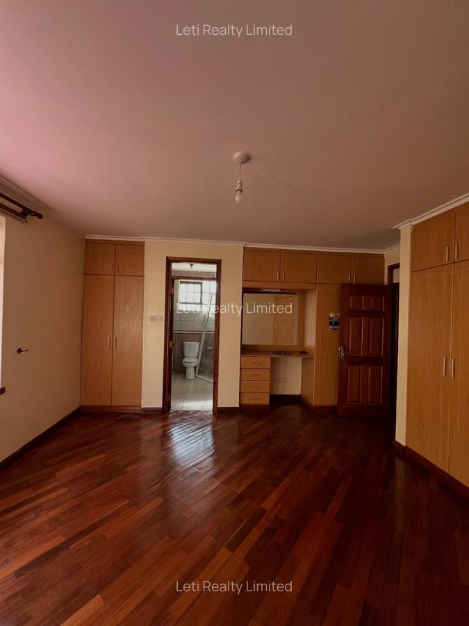 4 Bed Townhouse with En Suite in Lavington - 13