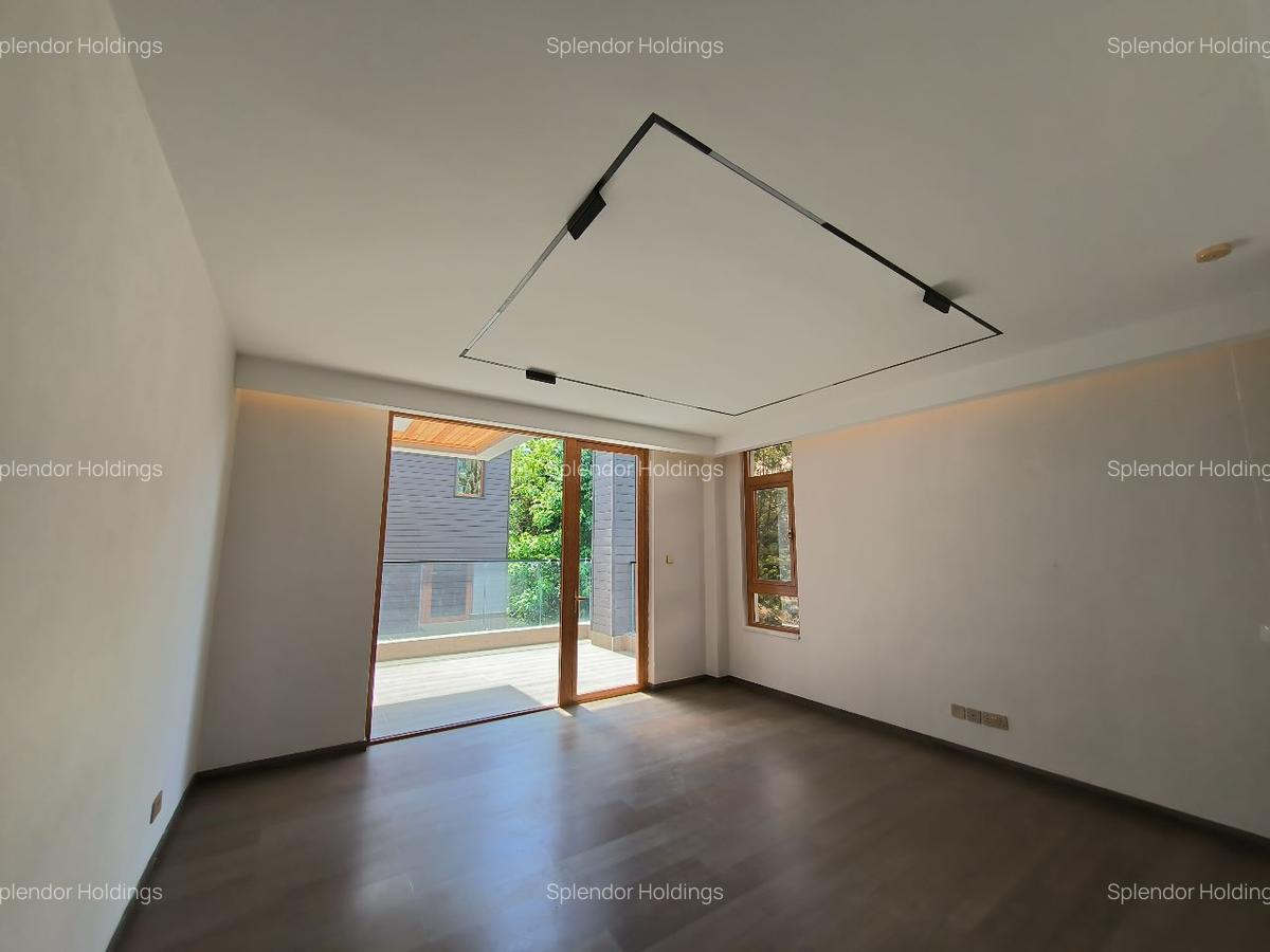 6 Bed Villa with En Suite in Lavington - 7