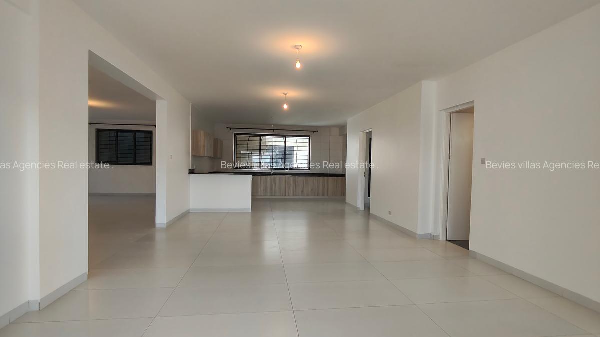4 Bed Apartment with En Suite at Parklands - 13