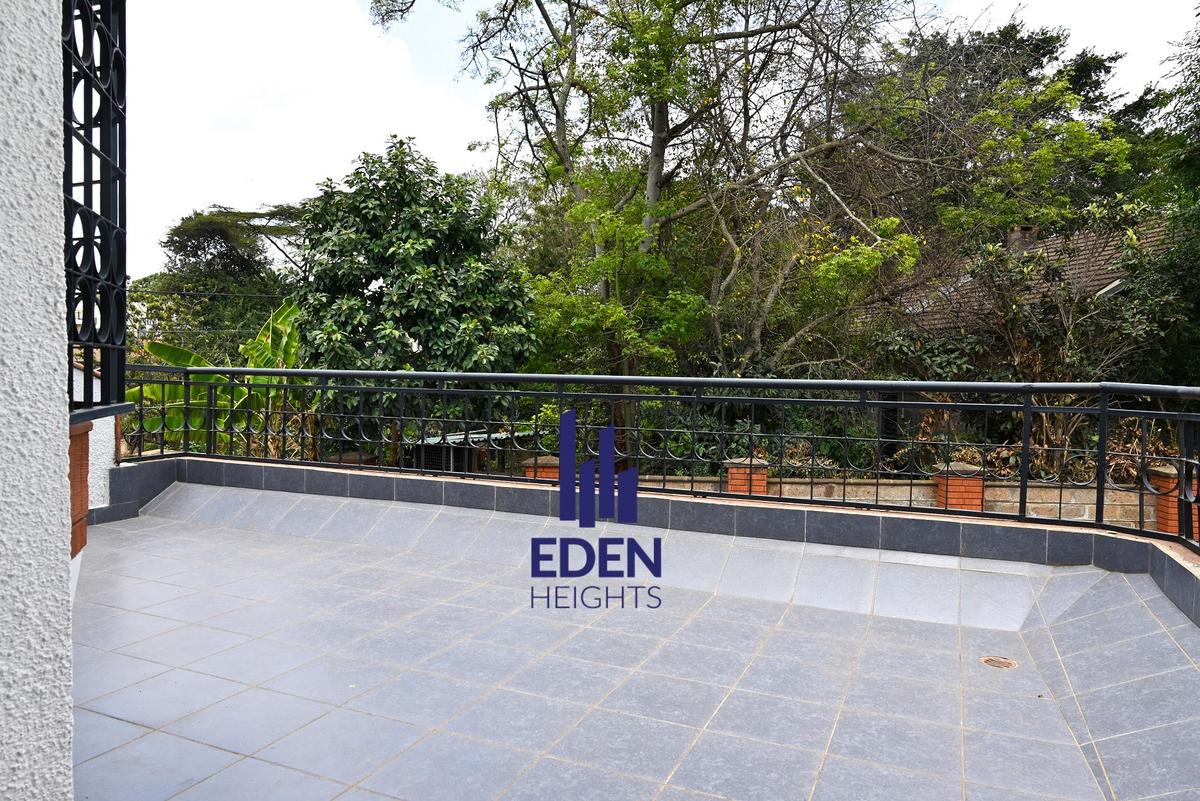 5 Bed Townhouse with En Suite in Lavington - 20