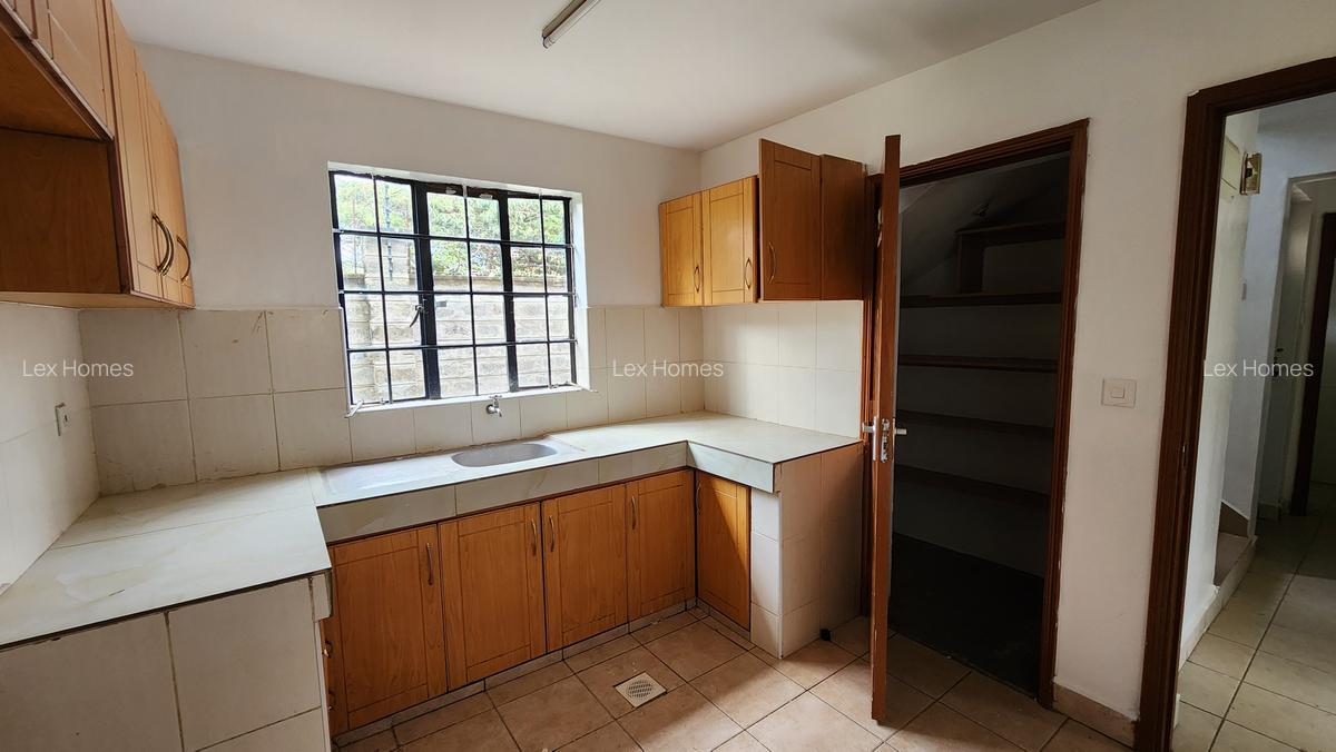 3 Bed House with En Suite at Masai Lodge - 8