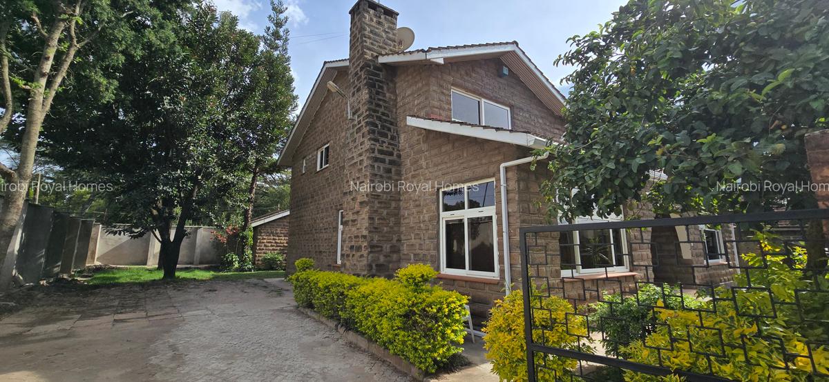 5 Bed Townhouse with En Suite at Lavington Green - 1