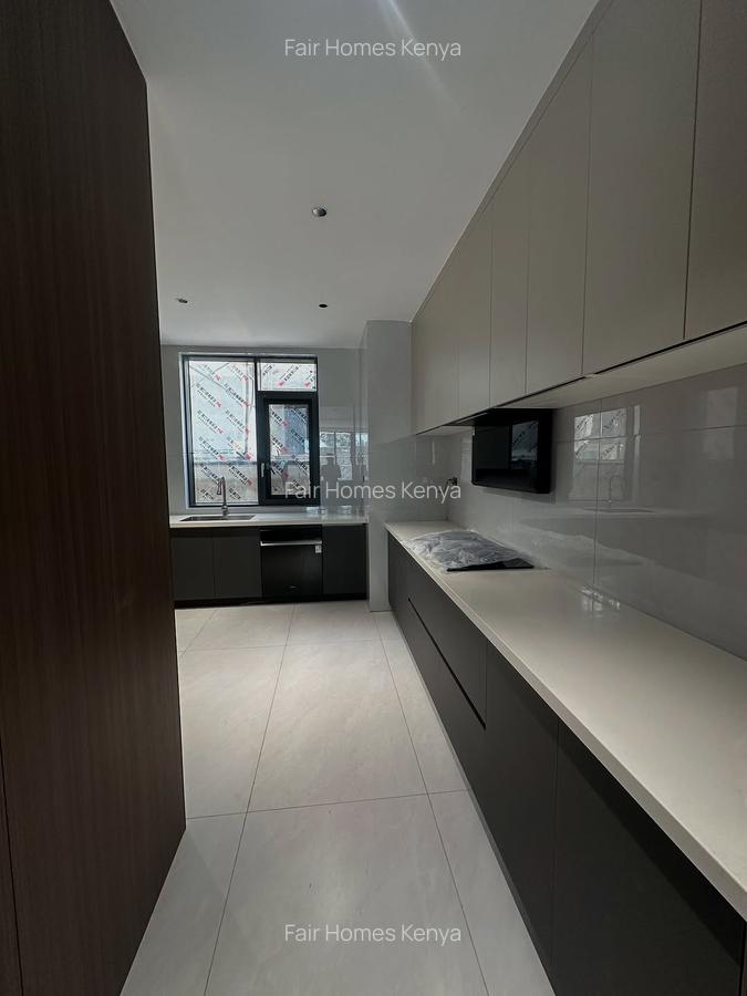 5 Bed Townhouse with En Suite at Lavington Green - 5