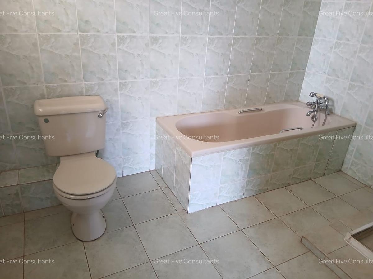 5 Bed Villa with En Suite in Runda - 18