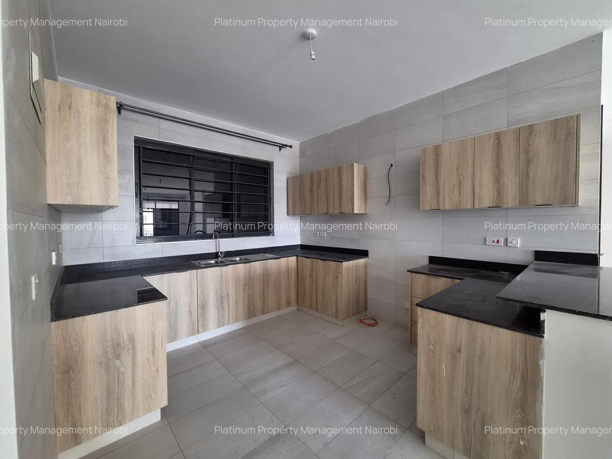 2 Bed Apartment with En Suite at Second Parklands - 5