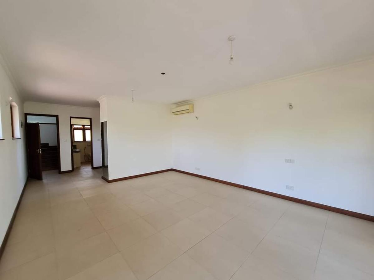 4 Bed Townhouse with En Suite at Mt Kenya Road Nyali - 13