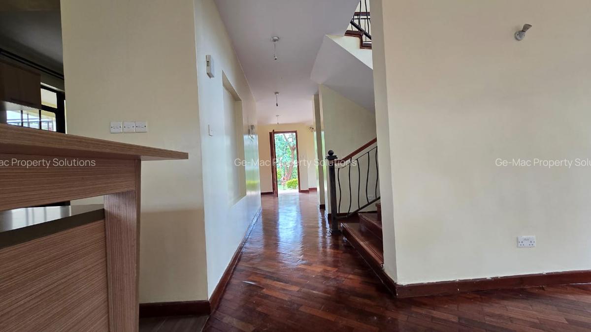 4 Bed House with En Suite in Garden Estate - 16