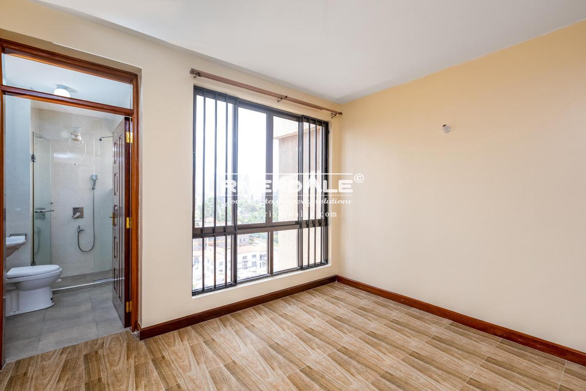 3 Bed Apartment with En Suite in Parklands - 11