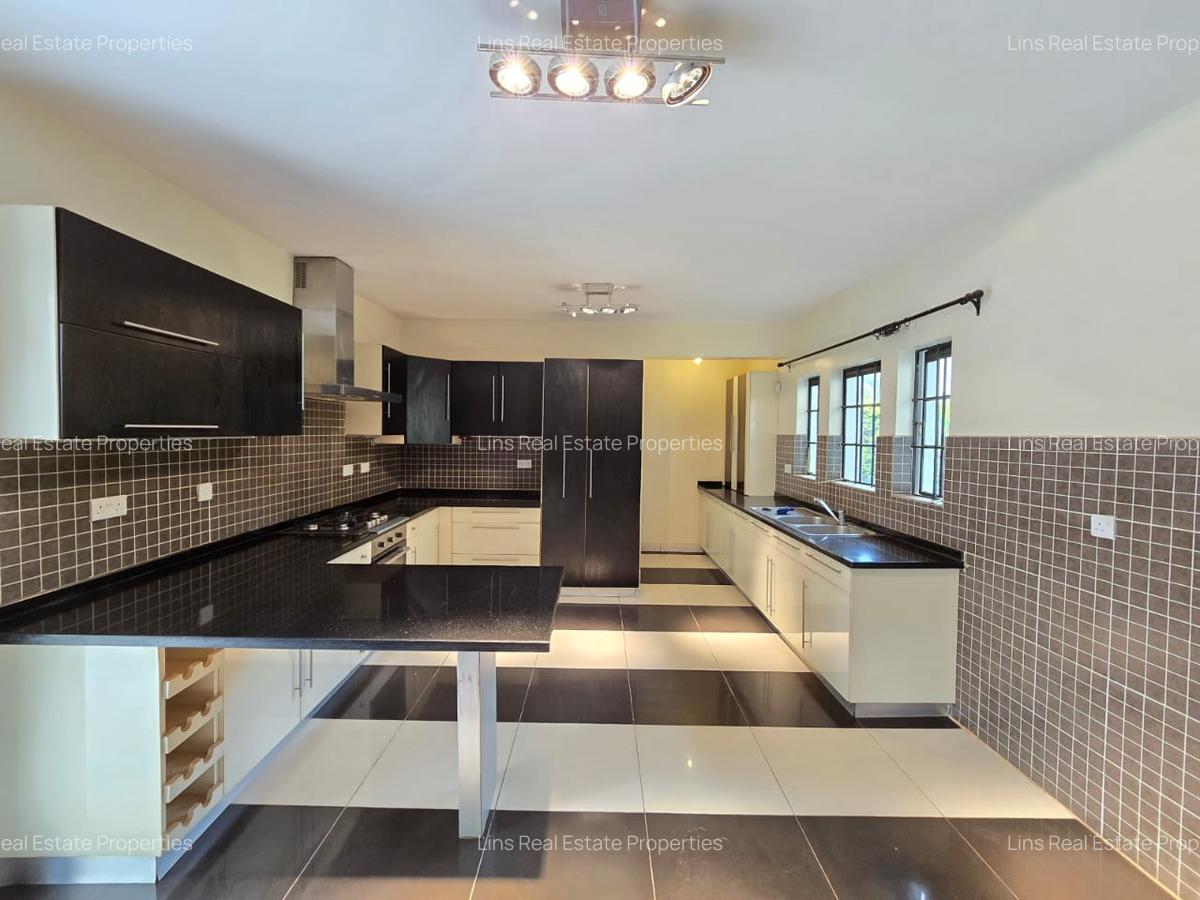 4 Bed Townhouse with En Suite in Runda - 12