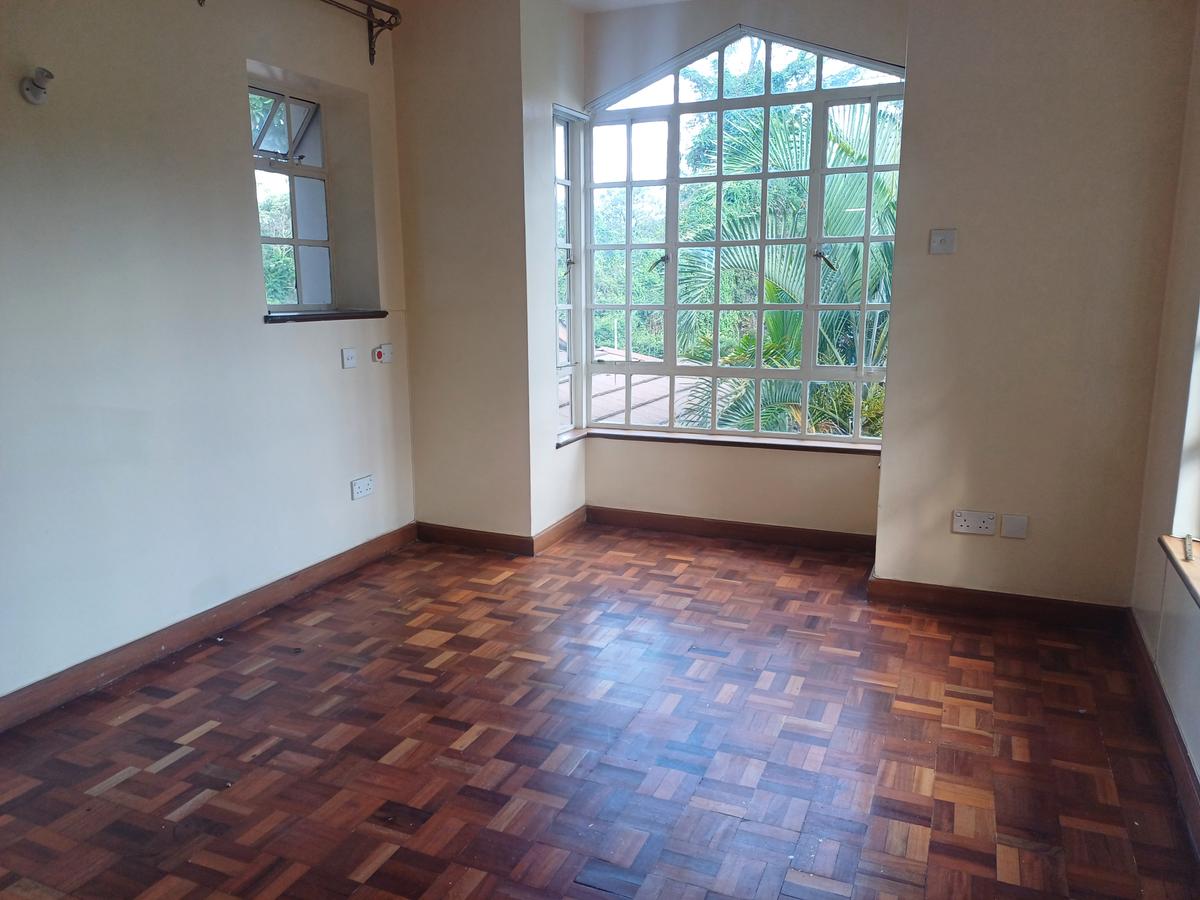 5 Bed Townhouse with En Suite in Lavington - 13