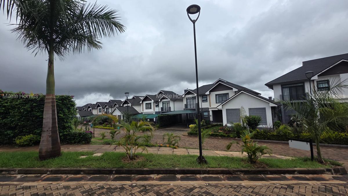 5 Bed Townhouse with En Suite at Paradise - 2