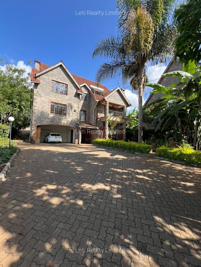 5 Bed Townhouse with En Suite in Lavington - 1