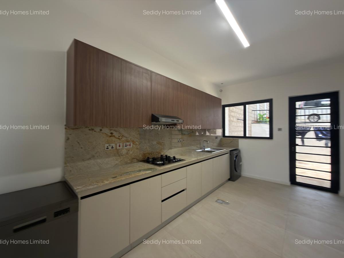 5 Bed Villa with En Suite in Lavington - 5