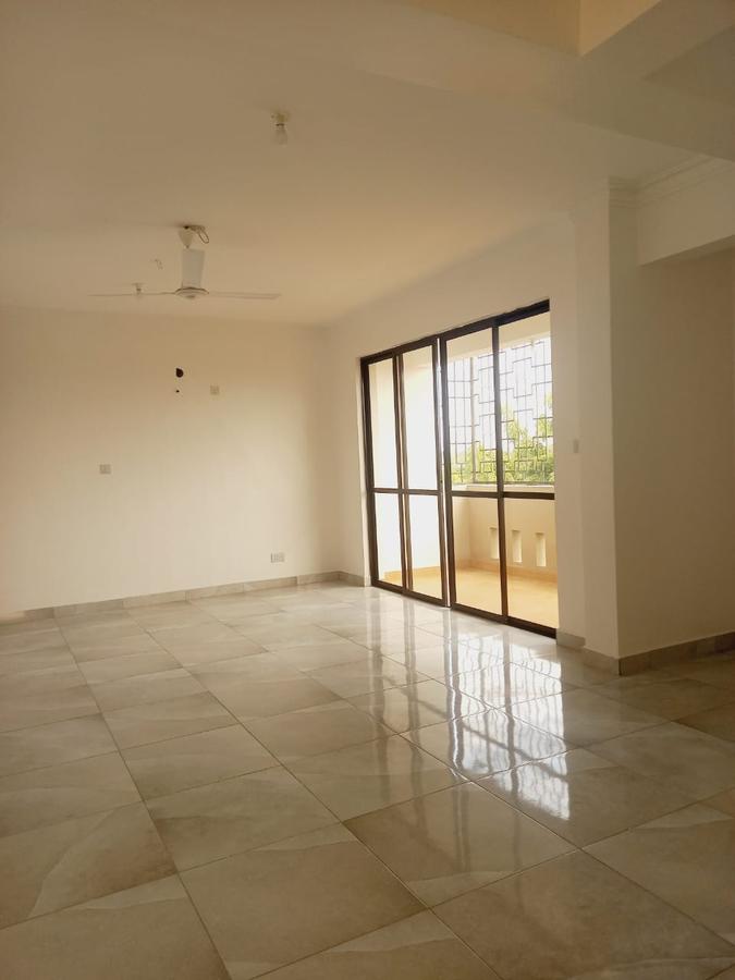 5 Bed Apartment with En Suite in Nyali Area - 3