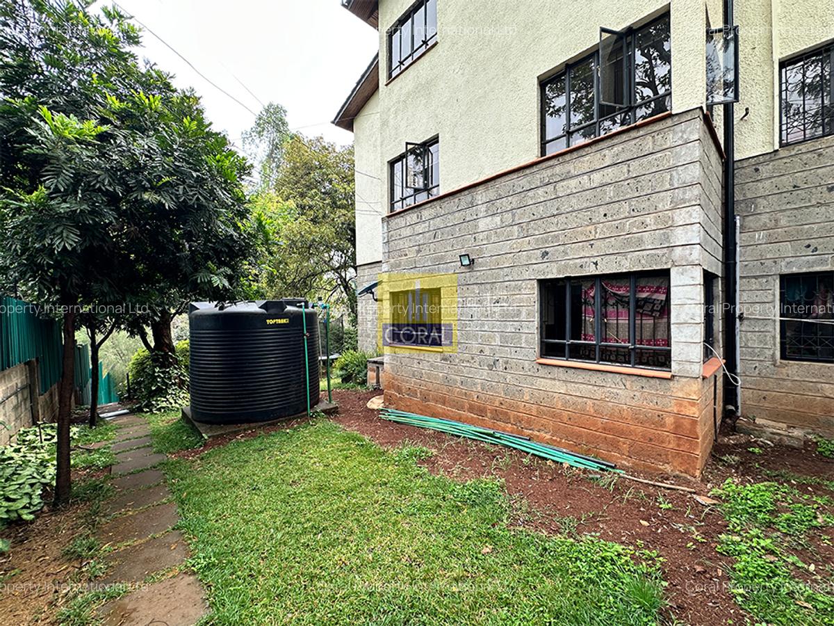 2 Bed Apartment in Brookside - 13