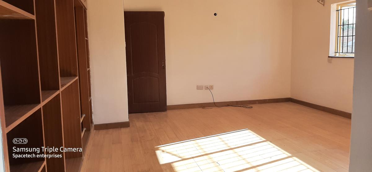 4 Bed Townhouse with En Suite in Runda - 3