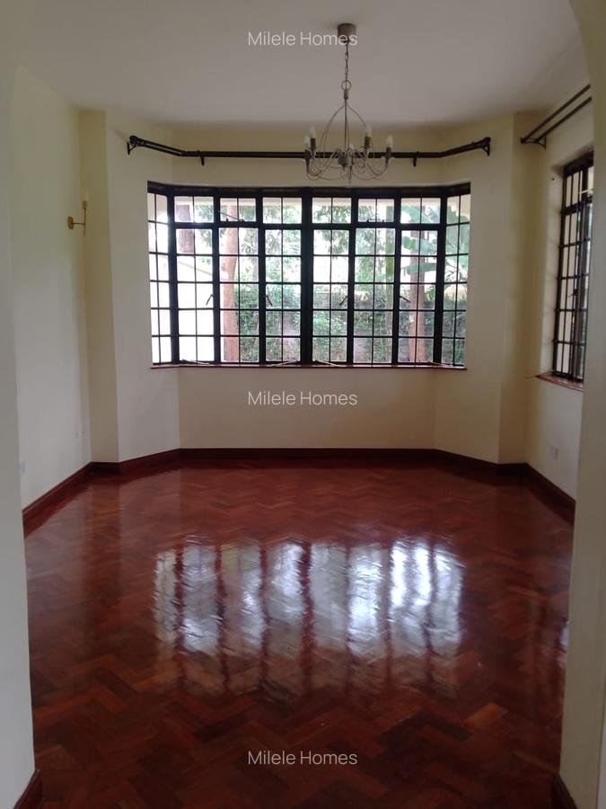 6 Bed Villa with En Suite in Runda - 10