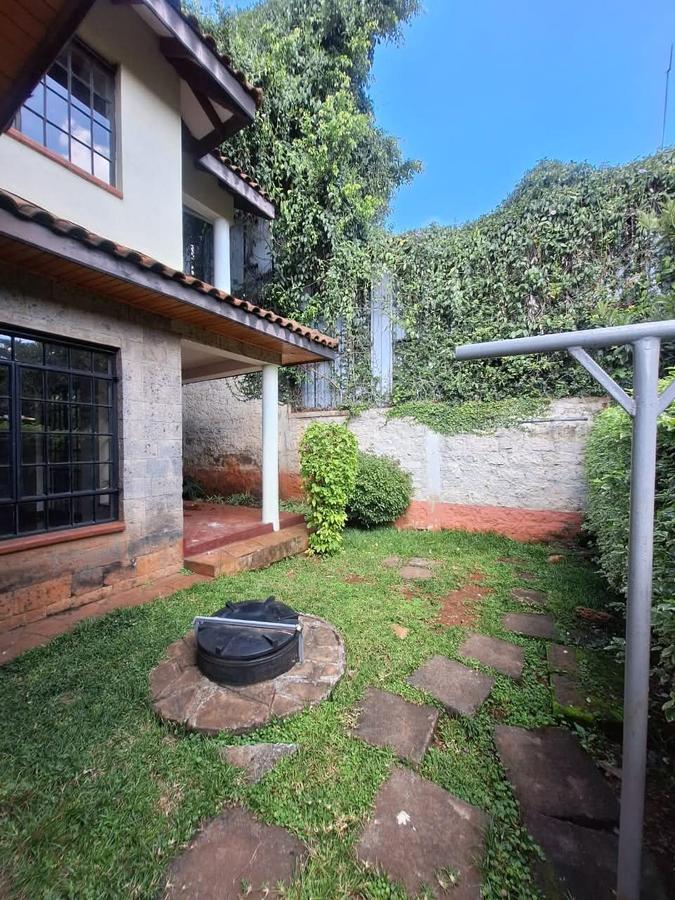 4 Bed House with En Suite in Spring Valley - 1