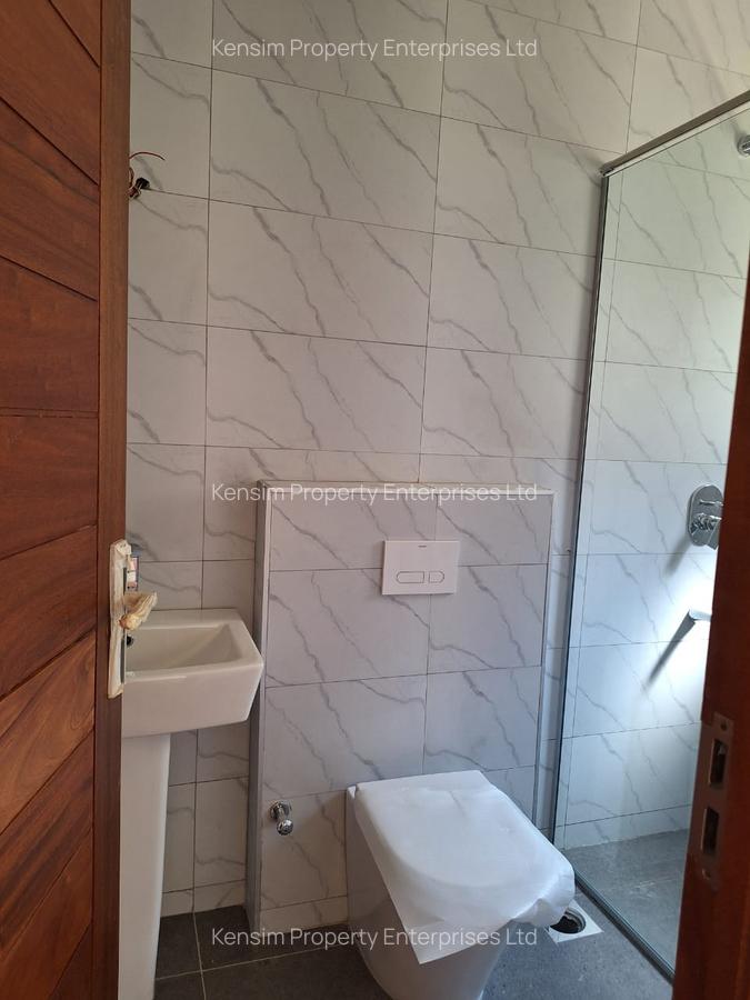 5 Bed House with En Suite in Loresho - 11
