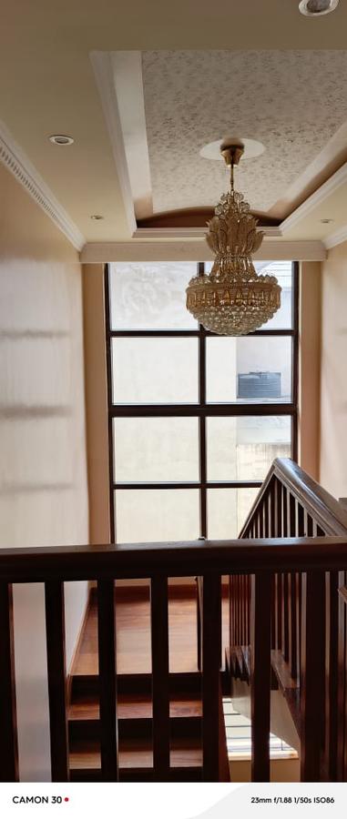 5 Bed Townhouse with En Suite in Lavington - 3