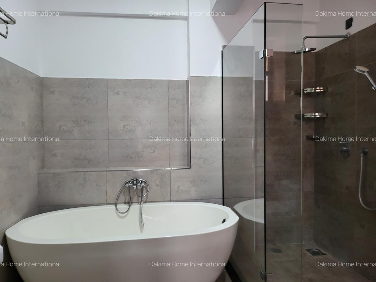 4 Bed Apartment with En Suite in General Mathenge - 14