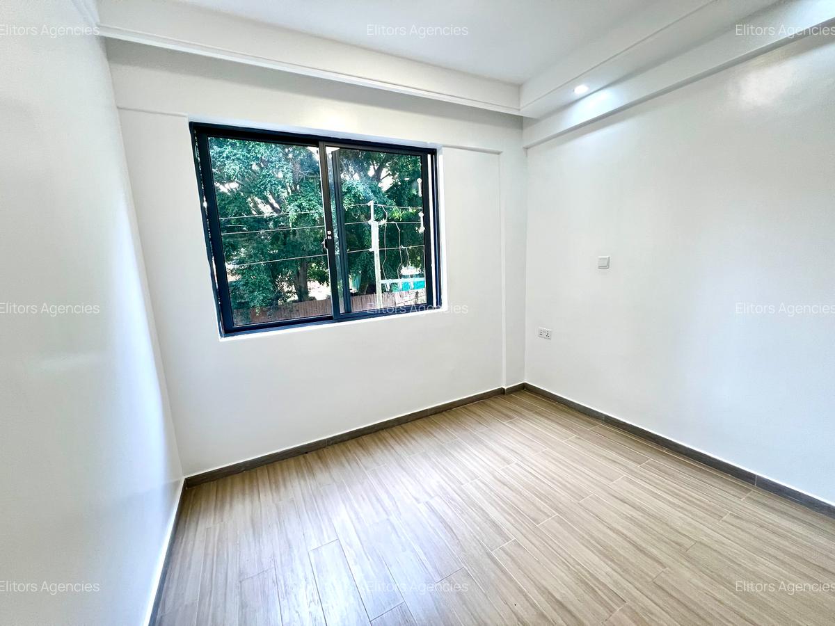 2 Bed Apartment with En Suite at Riverside Drive - 9