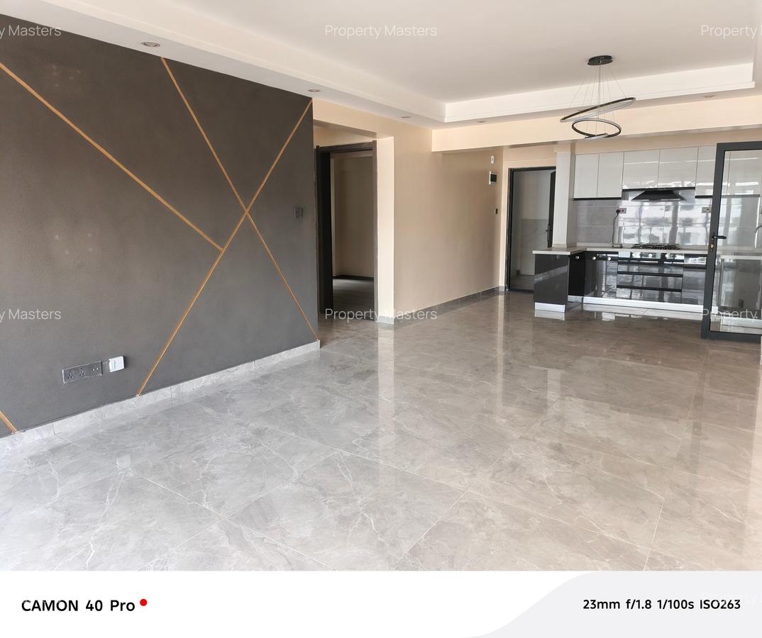 2 Bed Apartment with En Suite at Arwings Kodhek - 13