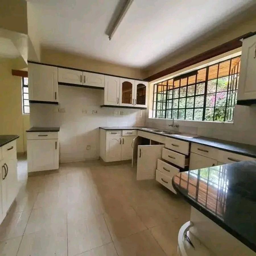 5 Bed House with En Suite in Loresho - 2