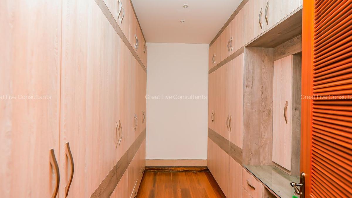 5 Bed Villa with En Suite in Kitisuru - 9