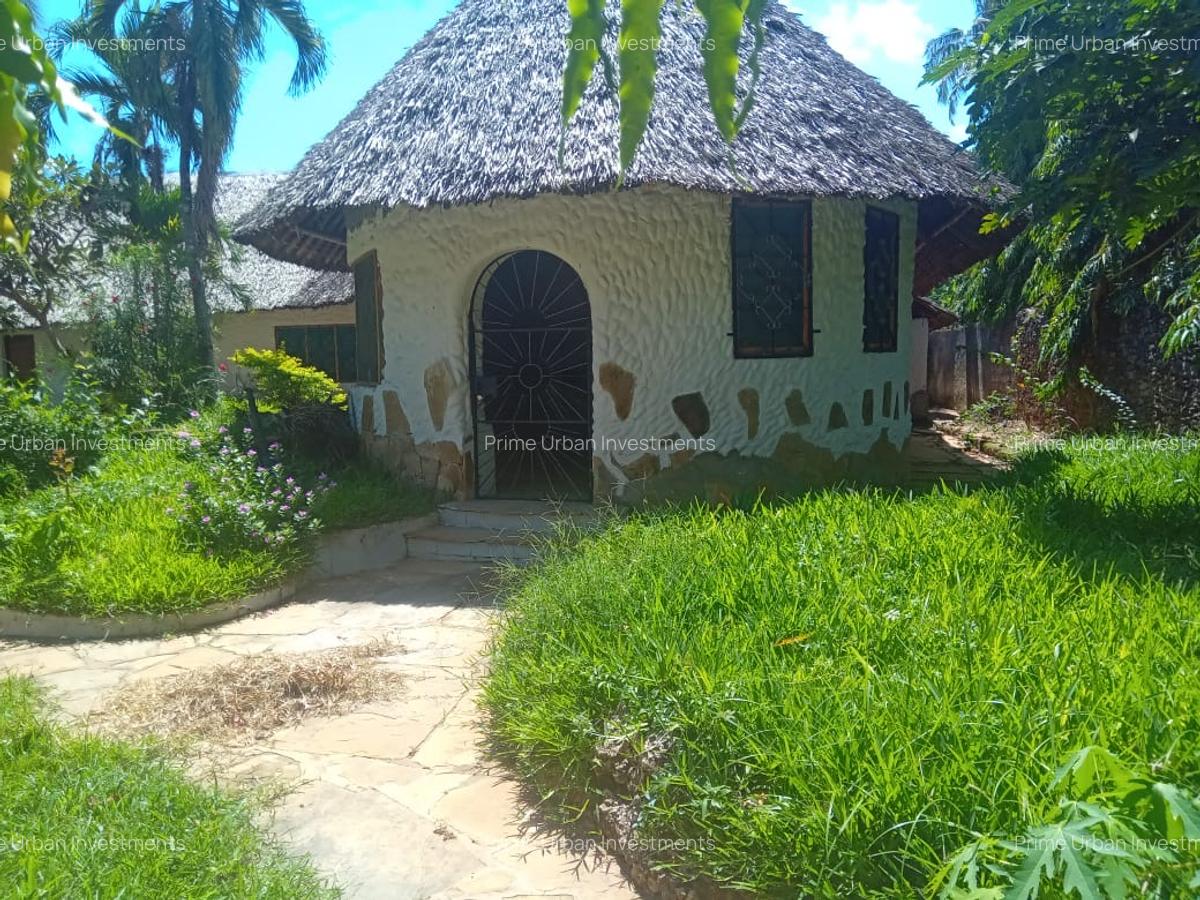 3 Bed House with En Suite in Mtwapa - 2