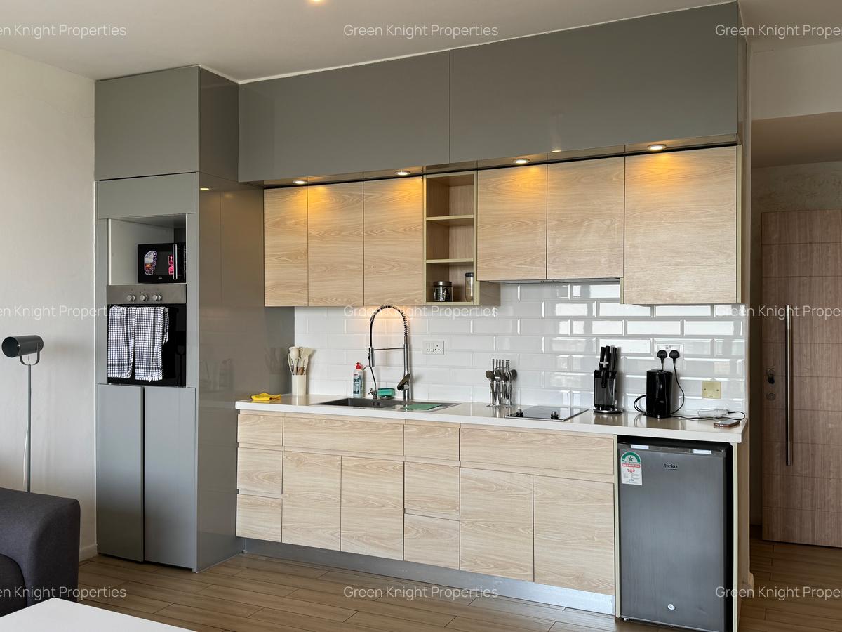 Serviced Studio Apartment with En Suite in Lavington - 6