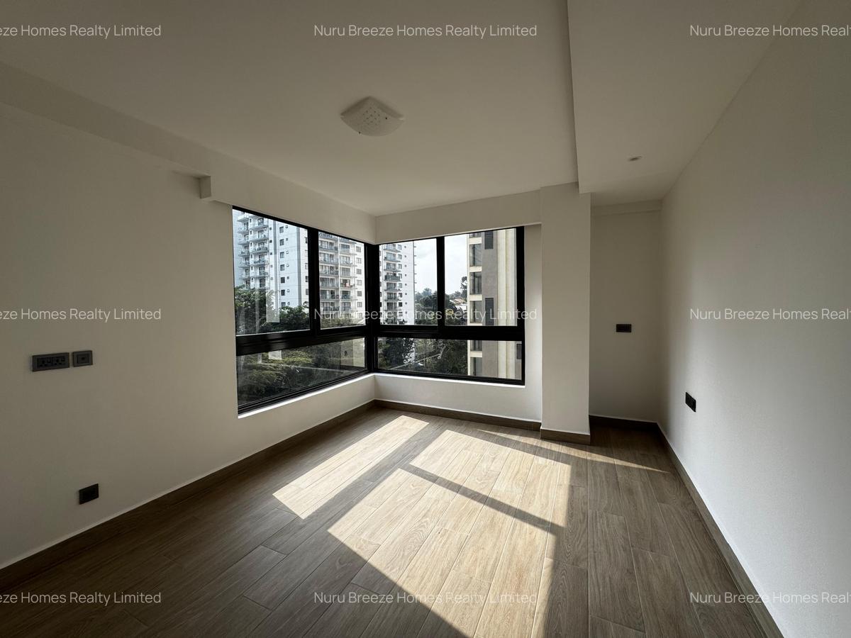 3 Bed Apartment with En Suite in Riverside - 14