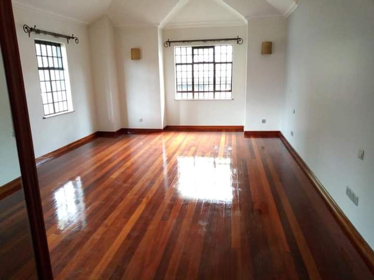 4 Bed Townhouse with En Suite at Off Peponi Road - 8