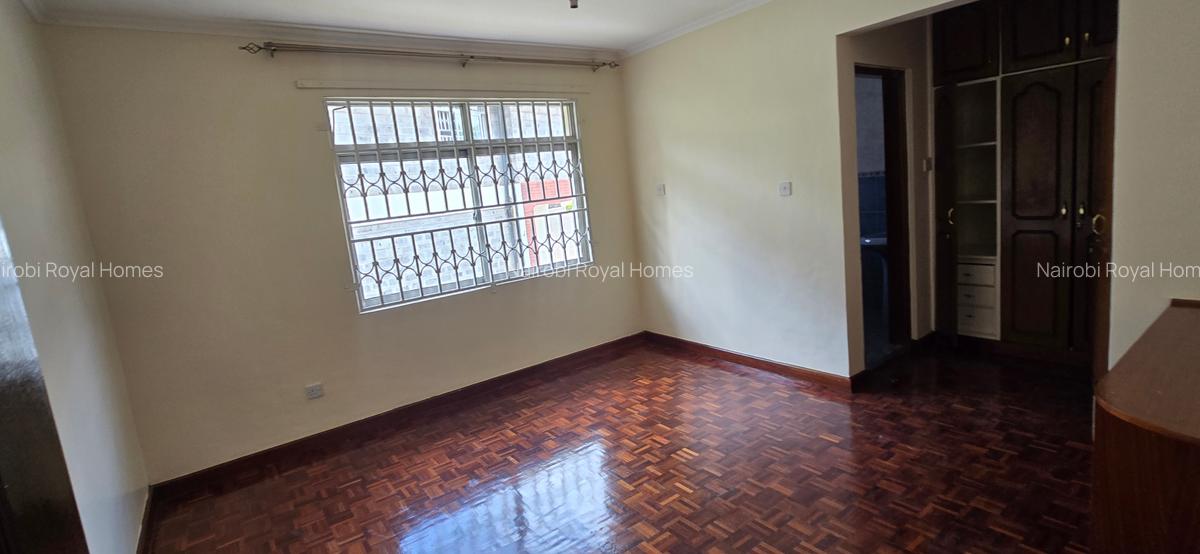 5 Bed Townhouse with En Suite at Lavington Green - 17