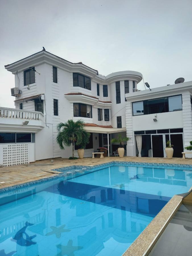 5 Bed House with En Suite in Nyali Area - 1