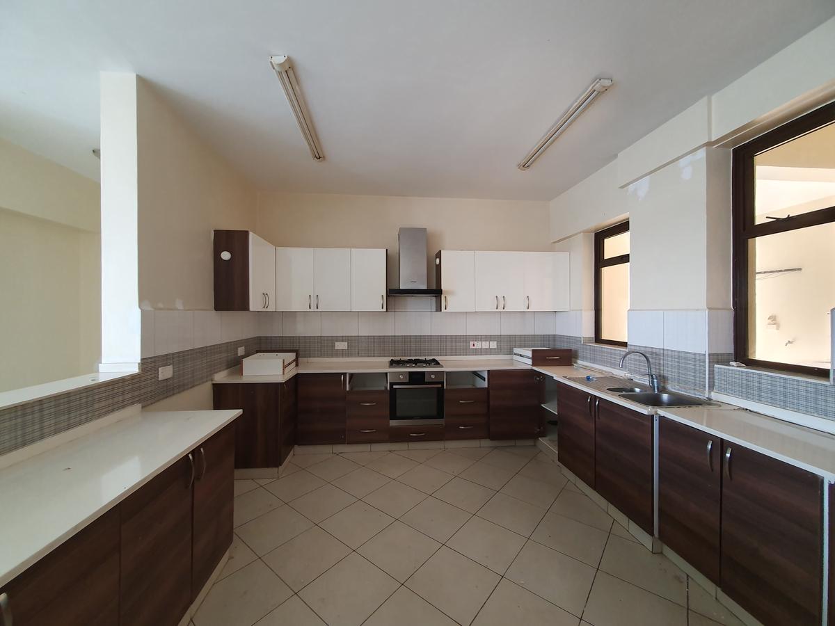 3 Bed Apartment with En Suite at Mpaka Rd - 2