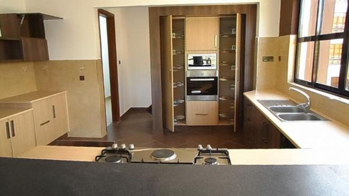 Furnished 3 Bed Apartment with En Suite in Nyali Area - 6