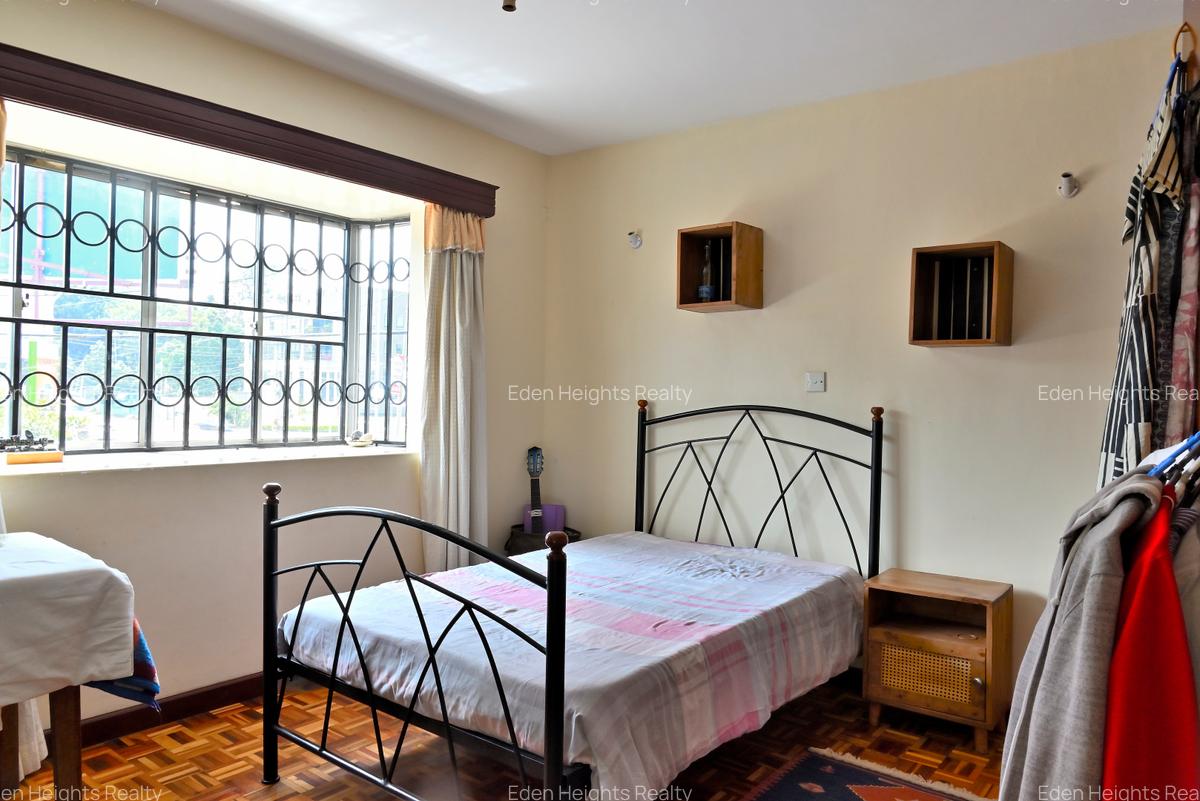 5 Bed Townhouse with En Suite in Lavington - 8