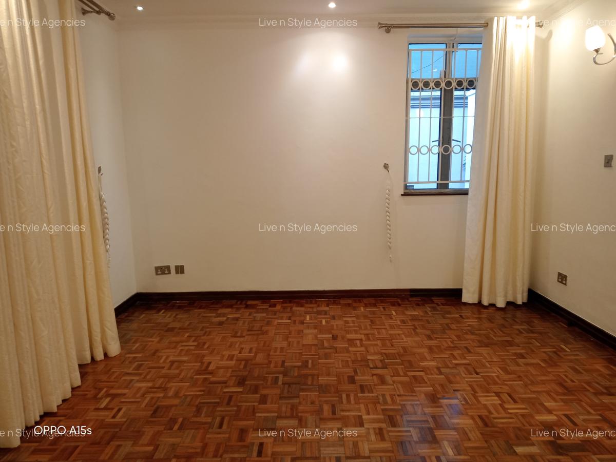 4 Bed House with En Suite in Runda - 9