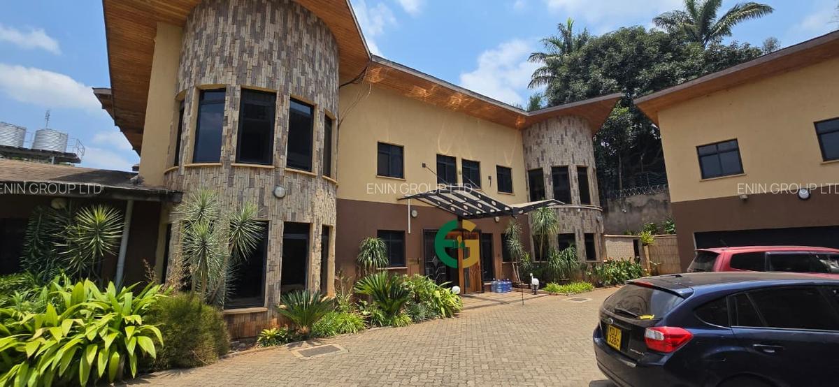 5 Bed House with En Suite in Kyuna - 16