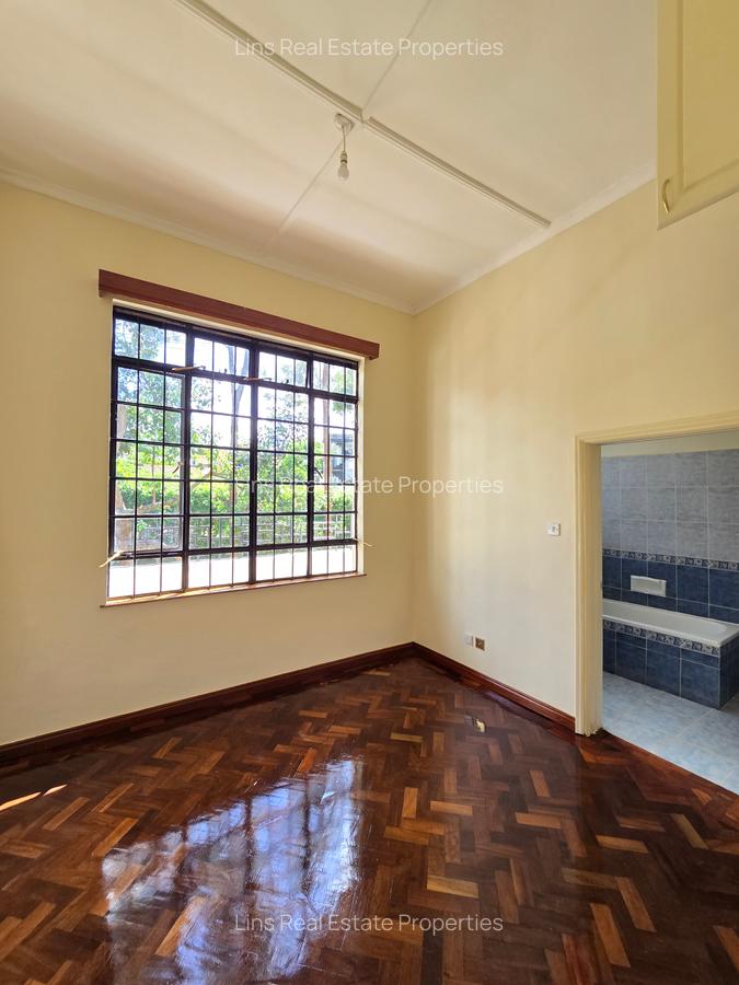 4 Bed House with En Suite in Runda - 16