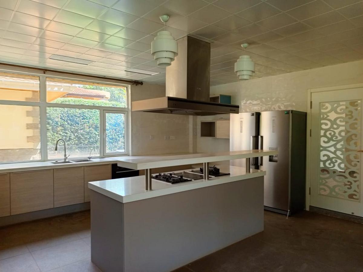 5 Bed House with En Suite in Runda - 13