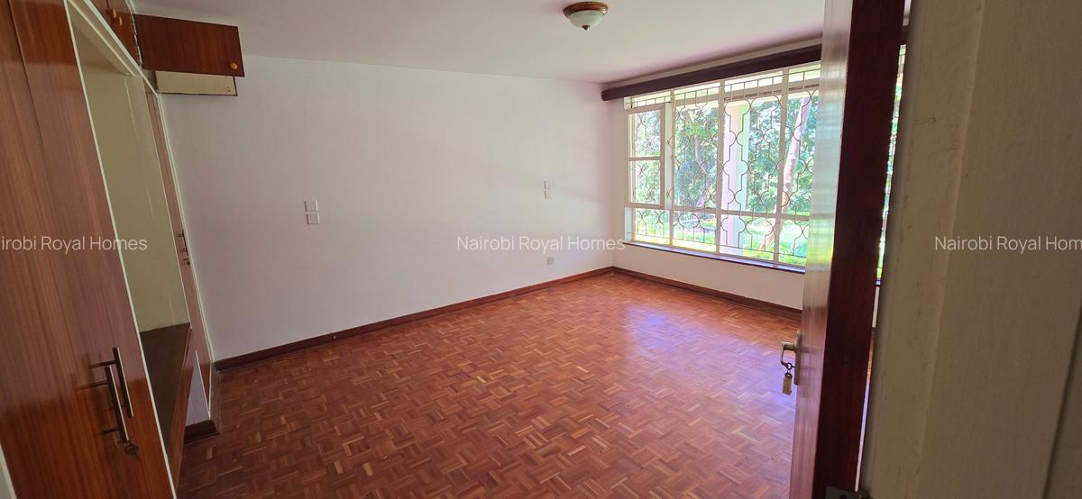 5 Bed House with En Suite at Whispers Avenue - 9