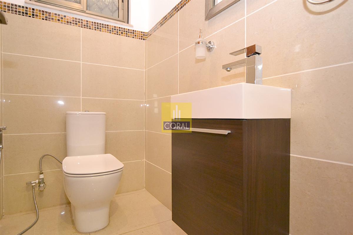 3 Bed Apartment with En Suite in Parklands - 6