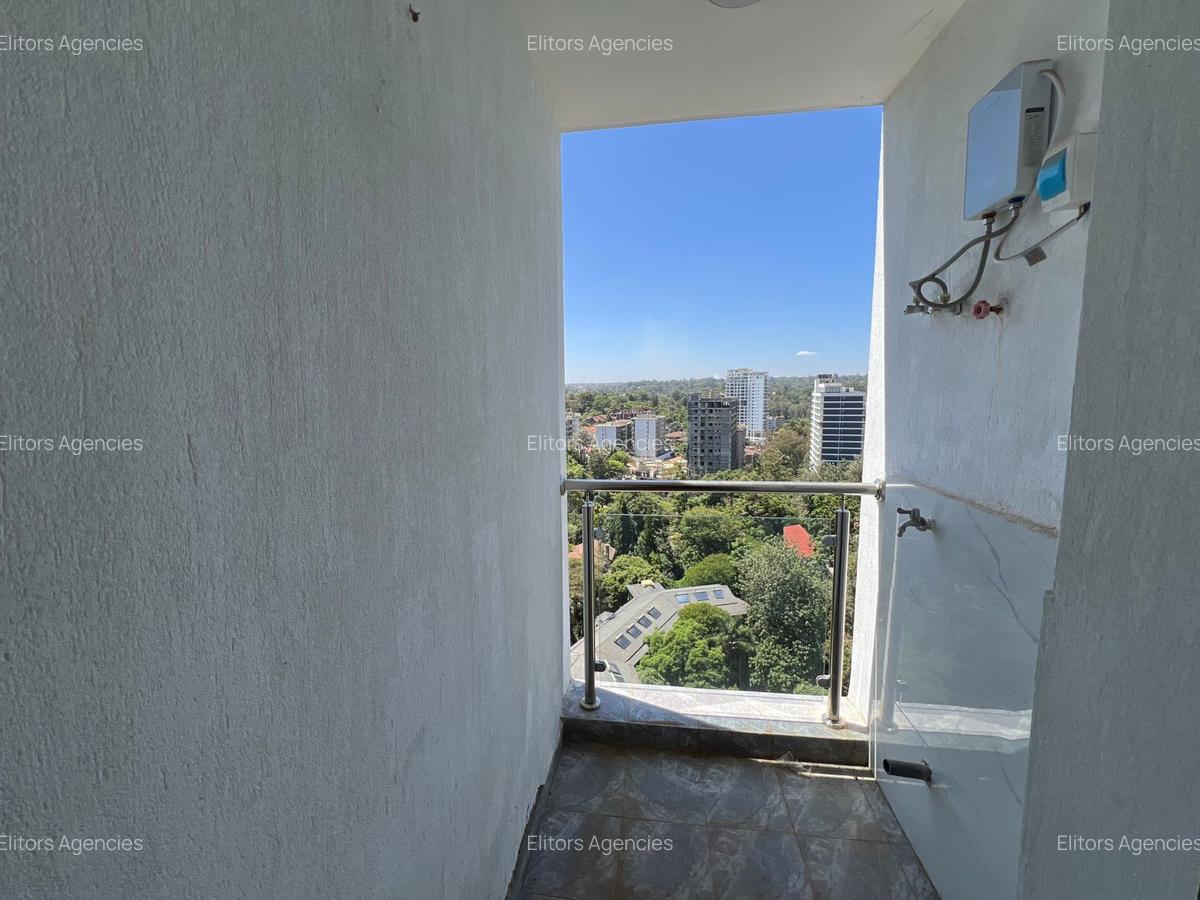 1 Bed Apartment with En Suite at Riverside Drive - 12