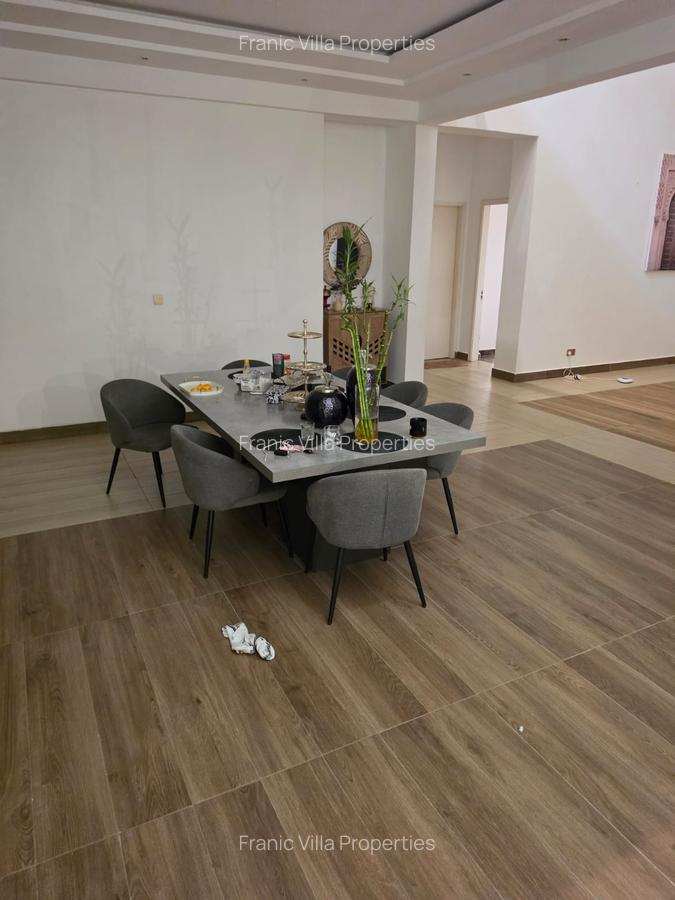 6 Bed Apartment with En Suite at Parklands - 16